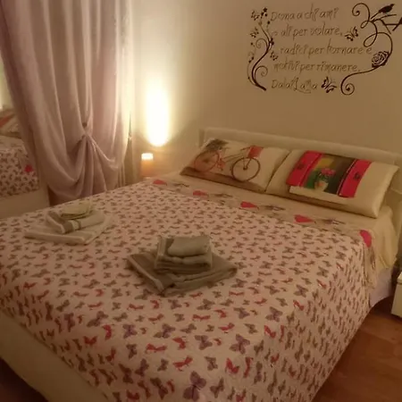 Dom wakacyjny The Red Devils' House - With Private Garage - Desenzano del Garda