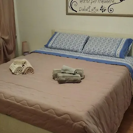 The Red Devils' House - With Private Garage - דסנזאנו דל גארדה